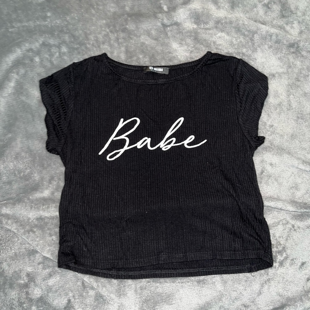 Cropped Tee! - Picture 2 of 3